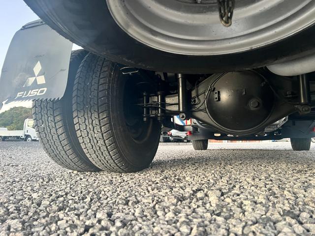 キャンター  3段 クレーン付き 5速マニュアル ラジコン付き 平ボディ 3段クレーン・フックイン2.63t吊り クレーン型式URU263N  全塗装済み 積載2000kg 荷台寸法長さ 369cm 幅 199cm(59枚目)