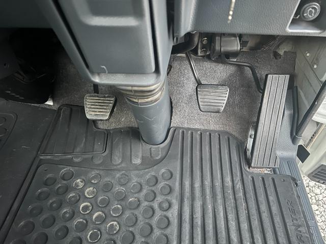 キャンター  3段 クレーン付き 5速マニュアル ラジコン付き 平ボディ 3段クレーン・フックイン2.63t吊り クレーン型式URU263N  全塗装済み 積載2000kg 荷台寸法長さ 369cm 幅 199cm(65枚目)