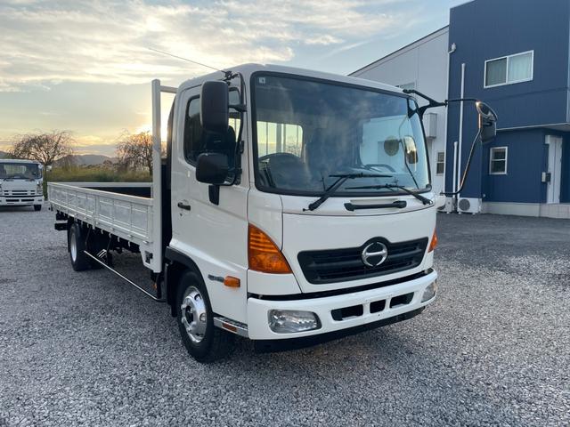 ヒノレンジャー 4t 平ボディロング AT 左電動格ミラー 荷台寸法 長さ618cm 幅212cm 荷台縞板貼付(2枚目)