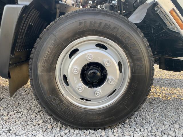 ヒノレンジャー 4t 平ボディロング AT 左電動格ミラー 荷台寸法 長さ618cm 幅212cm 荷台縞板貼付(28枚目)