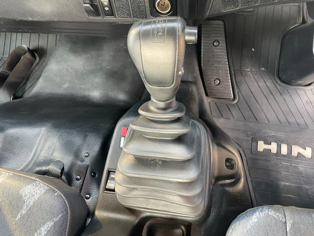 ヒノレンジャー 4t 平ボディロング AT 左電動格ミラー 荷台寸法 長さ618cm 幅212cm 荷台縞板貼付(36枚目)