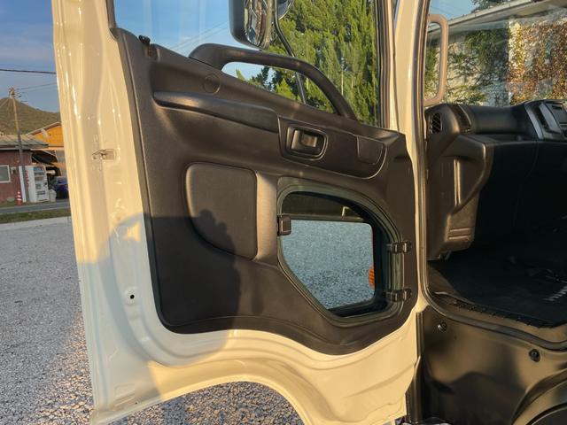 ヒノレンジャー 4t 平ボディロング AT 左電動格ミラー 荷台寸法 長さ618cm 幅212cm 荷台縞板貼付(42枚目)