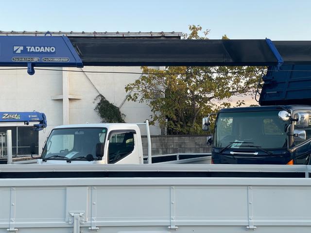 ファイター 　２．７ｔ　４段クレーン付き　　平ボディロング　　ラジコン付き　左電動格ミラー　　架装メーカータダノ　フックインあり　６速マニュアル　　クレーンの型式ＺＥ３０４ＨＲＮ　全塗装済みトラック（12枚目）