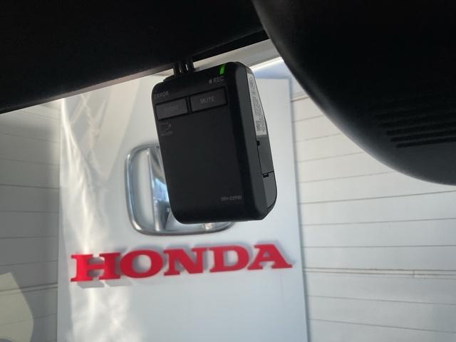 Ｎ－ＢＯＸカスタム コーディネートスタイル　オートクルーズ　禁煙　Ｗ電動ドア　シートヒータ　ＬＥＤ　ＥＳＣ　リアカメラ　ＥＴＣ　ソナー　ＤＶＤ　アイドリングストップ　エアコン　ドラレコ　サイドエアバック　パワーウィンドウ（32枚目）