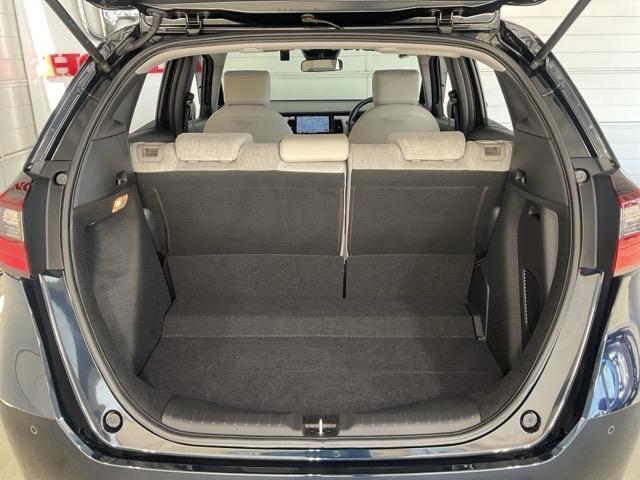 フィット e:HEVホーム ・当社デモカー・前後ドラレコ装着車 前後誤発進抑制機能 クリソナ 助手席エアバッグ 運転席エアバッグ 1オナ シートヒーター アイドリングストップ 禁煙 LEDライト バックカメラ ABS DVD再生(20枚目)