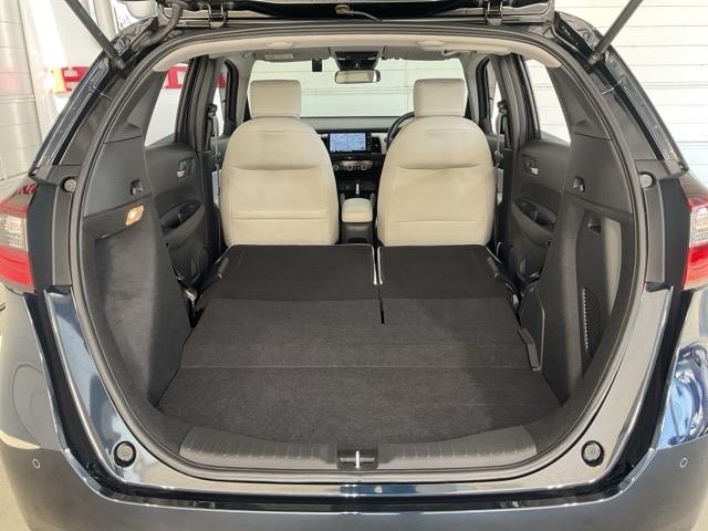 フィット e:HEVホーム ・当社デモカー・前後ドラレコ装着車 前後誤発進抑制機能 クリソナ 助手席エアバッグ 運転席エアバッグ 1オナ シートヒーター アイドリングストップ 禁煙 LEDライト バックカメラ ABS DVD再生(21枚目)