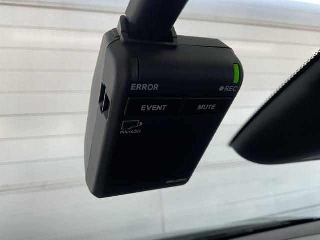 フィット e:HEVホーム ・当社デモカー・前後ドラレコ装着車 前後誤発進抑制機能 クリソナ 助手席エアバッグ 運転席エアバッグ 1オナ シートヒーター アイドリングストップ 禁煙 LEDライト バックカメラ ABS DVD再生(30枚目)