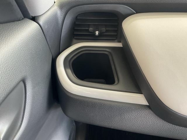 フィット e:HEVホーム ・当社デモカー・前後ドラレコ装着車 前後誤発進抑制機能 クリソナ 助手席エアバッグ 運転席エアバッグ 1オナ シートヒーター アイドリングストップ 禁煙 LEDライト バックカメラ ABS DVD再生(34枚目)