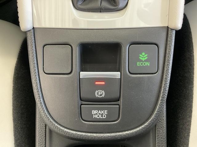 フィット e:HEVホーム ・当社デモカー・前後ドラレコ装着車 前後誤発進抑制機能 クリソナ 助手席エアバッグ 運転席エアバッグ 1オナ シートヒーター アイドリングストップ 禁煙 LEDライト バックカメラ ABS DVD再生(44枚目)