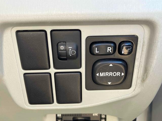 プリウス G ETC オートクルーズコントロール バックカメラ ナビ アルミホイール CVT スマートキー アイドリングストップ 電動格納ミラー 盗難防止システム ベンチシート CD 衝突安全ボディ ABS ESC(8枚目)