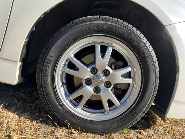 プリウス G ETC オートクルーズコントロール バックカメラ ナビ アルミホイール CVT スマートキー アイドリングストップ 電動格納ミラー 盗難防止システム ベンチシート CD 衝突安全ボディ ABS ESC(20枚目)