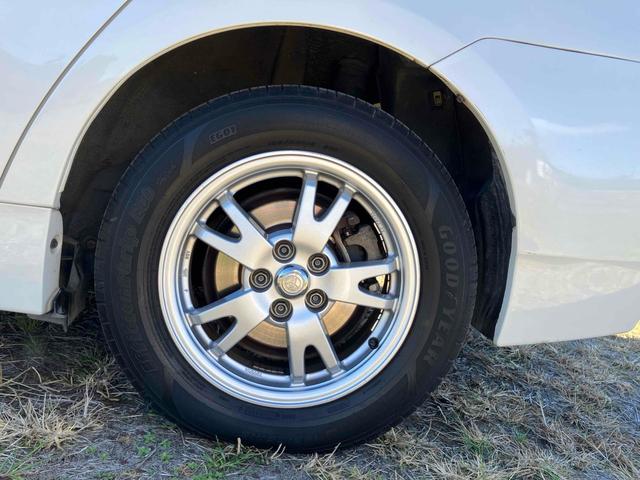 プリウス G ETC オートクルーズコントロール バックカメラ ナビ アルミホイール CVT スマートキー アイドリングストップ 電動格納ミラー 盗難防止システム ベンチシート CD 衝突安全ボディ ABS ESC(26枚目)