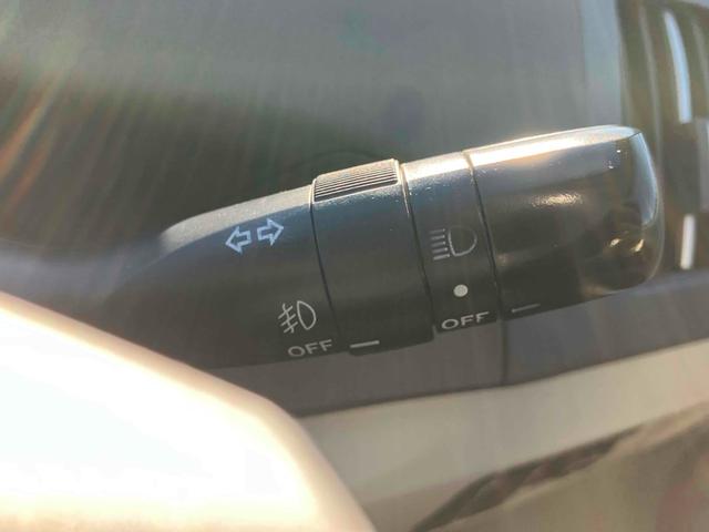 プリウス G ETC オートクルーズコントロール バックカメラ ナビ アルミホイール CVT スマートキー アイドリングストップ 電動格納ミラー 盗難防止システム ベンチシート CD 衝突安全ボディ ABS ESC(40枚目)