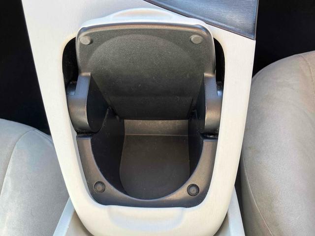 プリウス G ETC オートクルーズコントロール バックカメラ ナビ アルミホイール CVT スマートキー アイドリングストップ 電動格納ミラー 盗難防止システム ベンチシート CD 衝突安全ボディ ABS ESC(43枚目)