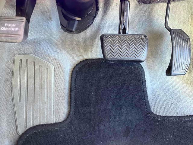 プリウス G ETC オートクルーズコントロール バックカメラ ナビ アルミホイール CVT スマートキー アイドリングストップ 電動格納ミラー 盗難防止システム ベンチシート CD 衝突安全ボディ ABS ESC(47枚目)