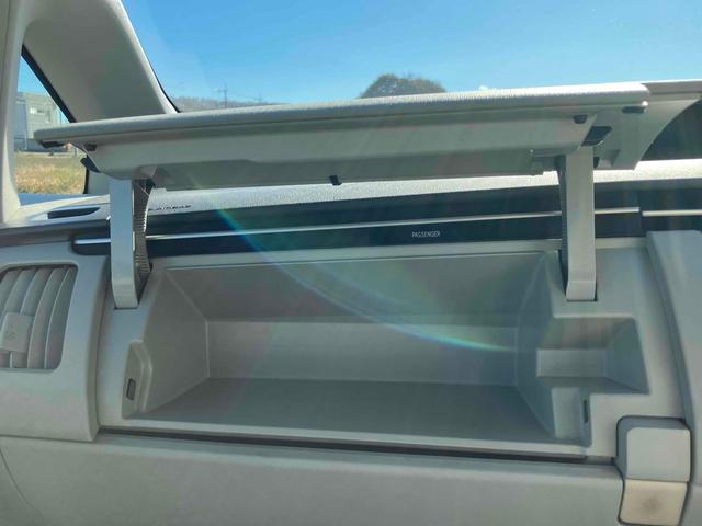 プリウス G ETC オートクルーズコントロール バックカメラ ナビ アルミホイール CVT スマートキー アイドリングストップ 電動格納ミラー 盗難防止システム ベンチシート CD 衝突安全ボディ ABS ESC(51枚目)