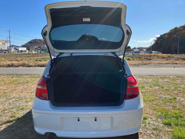 1シリーズ 116i ドライブレコーダー ETC アルミホイール HID スマートキー AT 盗難防止システム ベンチシート 電動リアゲート ABS CD エアコン パワーステアリング パワーウィンドウ 運転席エアバッグ(19枚目)