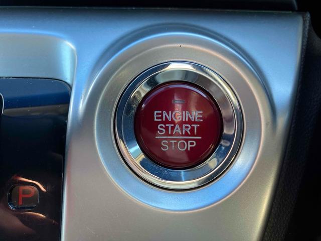 N-WGNカスタム G・Aパッケージ 4WD クリアランスソナー オートクルーズコントロール 衝突被害軽減システム オートライト HID スマートキー アイドリングストップ 電動格納ミラー ベンチシート CVT 盗難防止システム ABS(7枚目)