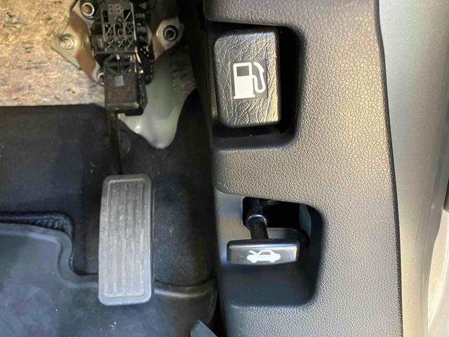 N-WGNカスタム G・Aパッケージ 4WD クリアランスソナー オートクルーズコントロール 衝突被害軽減システム オートライト HID スマートキー アイドリングストップ 電動格納ミラー ベンチシート CVT 盗難防止システム ABS(23枚目)