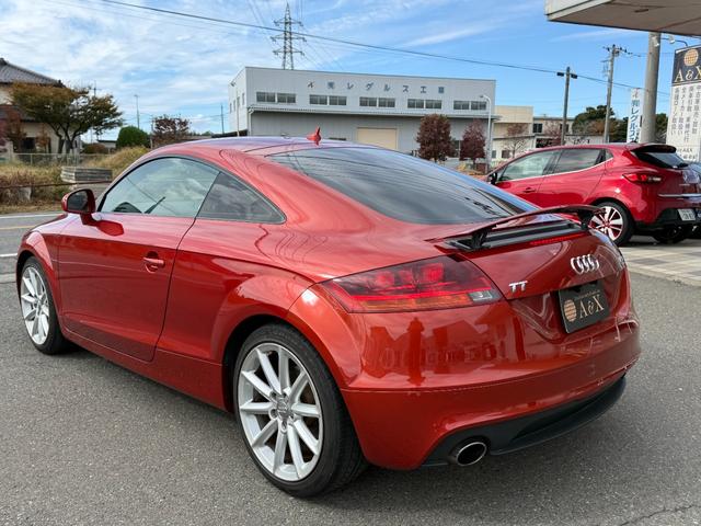 TTクーペ 2.0TFSI クワトロ 2.0TFSI クワトロ(4名) オレンジ色 内装レッド革シート ヒーター 純正AW ナビ ETC(5枚目)