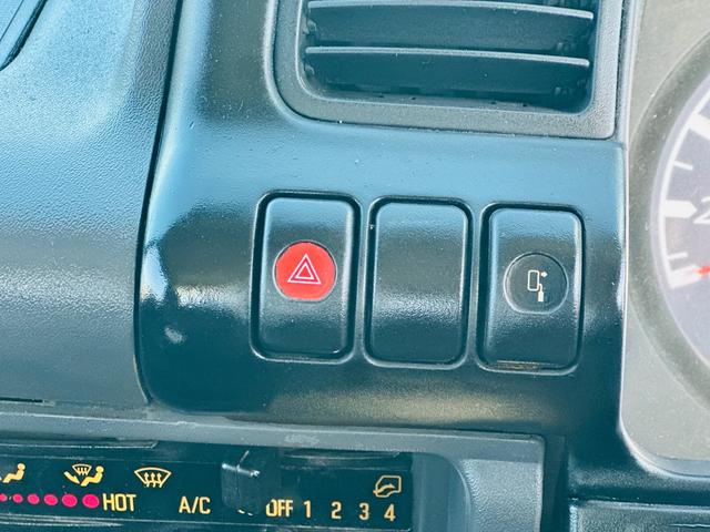 エルフトラック 3tダンプ ShinMaywaダンプ 4.8CommonRail アイドリングストップ クラッチフリー付 左電動格納ミラー 5速マニュアル(11枚目)