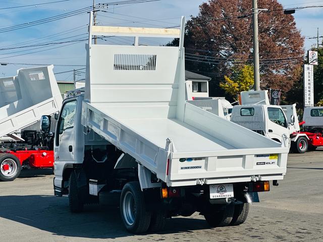 エルフトラック ２ｔ　ダンプ　ＳｈｉｎＭａｙｗａダンプ　４．８ＣＯＭＭＯＮ　ＲＡＩＬ　両側電動格納ミラー　アイドリングストップ　クラッチフリー付　走行距離６８８４９ＫＭ　ＥＴＣ（4枚目）