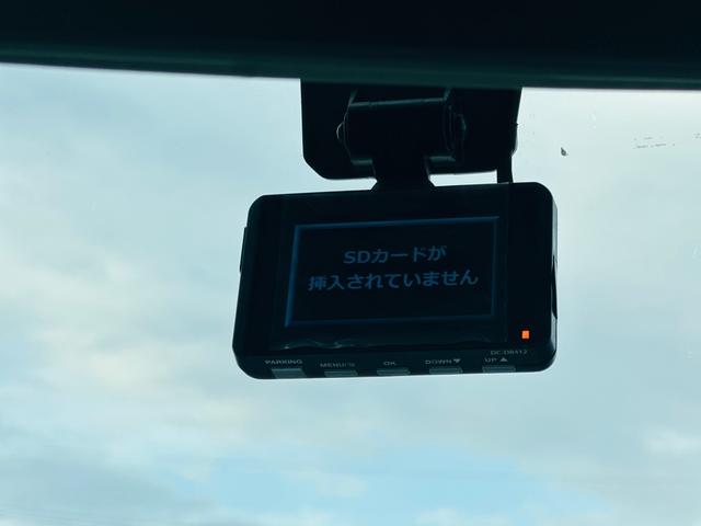 フォワード ３．８５ｔ　ダンプ　ＳｈｉｎＭａｙｗａ　ダンプ　ターボ　６速マニュアル　左電動格納ミラー　電動コボレーン　ロックピン×２　走行距離１１２０９５ＫＭ（18枚目）