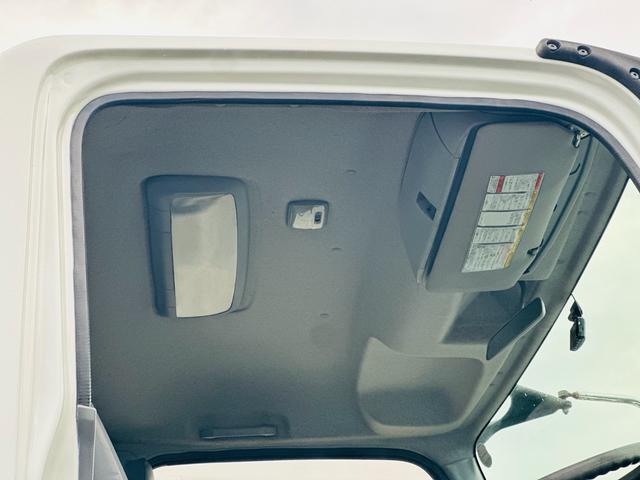 フォワード ３．８５ｔ　ダンプ　ＳｈｉｎＭａｙｗａ　ダンプ　ターボ　６速マニュアル　左電動格納ミラー　電動コボレーン　ロックピン×２　走行距離１１２０９５ＫＭ（20枚目）