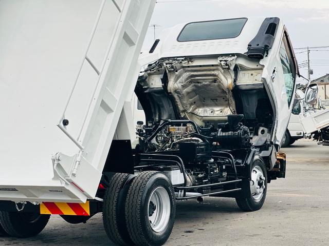 フォワード ３．８５ｔ　ダンプ　ＳｈｉｎＭａｙｗａ　ダンプ　ターボ　６速マニュアル　左電動格納ミラー　電動コボレーン　ロックピン×２　走行距離１１２０９５ＫＭ（26枚目）