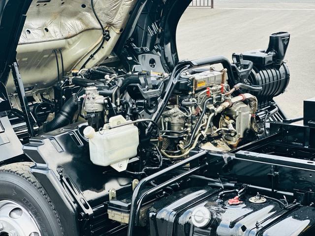 フォワード ３．８５ｔ　ダンプ　ＳｈｉｎＭａｙｗａ　ダンプ　ターボ　６速マニュアル　左電動格納ミラー　電動コボレーン　ロックピン×２　走行距離１１２０９５ＫＭ（28枚目）