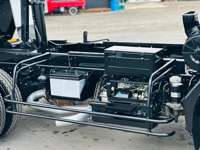 フォワード ３．８５ｔ　ダンプ　ＳｈｉｎＭａｙｗａ　ダンプ　ターボ　６速マニュアル　左電動格納ミラー　電動コボレーン　ロックピン×２　走行距離１１２０９５ＫＭ（33枚目）