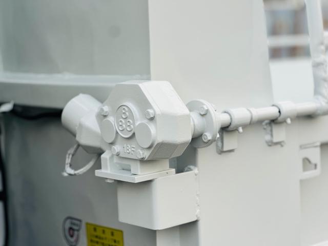 フォワード ３．８５ｔ　ダンプ　ＳｈｉｎＭａｙｗａ　ダンプ　ターボ　６速マニュアル　左電動格納ミラー　電動コボレーン　ロックピン×２　走行距離１１２０９５ＫＭ（38枚目）