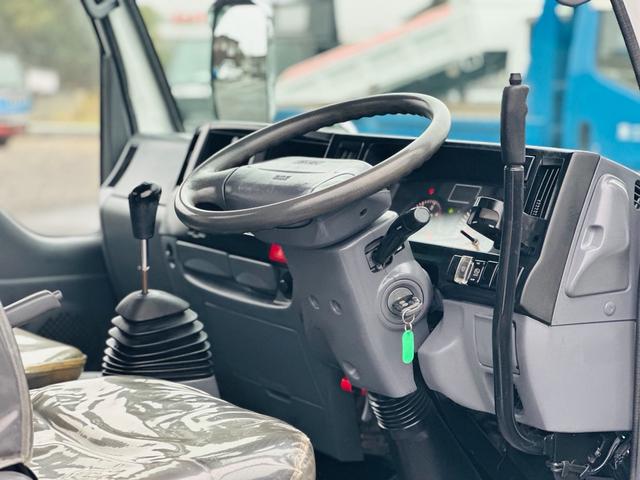 エルフトラック ３ｔ　ダンプ　ＫＹＯＫＵＴＯダンプ　ターボ　左電動格納ミラー　走行距離７９３９６　　６速マニュアル　ＥＴＣ（6枚目）