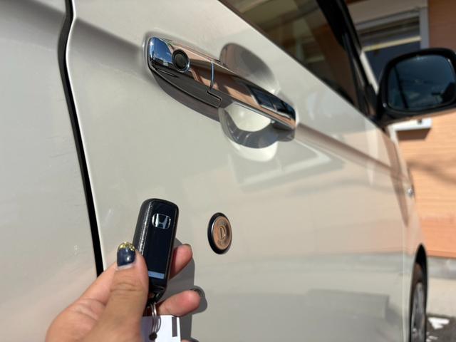 N-WGN G SSパッケージ 衝害軽減/ETC/ナビ・TV/オ‐トエアコン/バックカメラ/プッシュスタ‐ト/スマ‐トキ‐/電動格納ミラ‐/ISOFIX/ドアバイザ‐/タイミングチェ‐ン(8枚目)