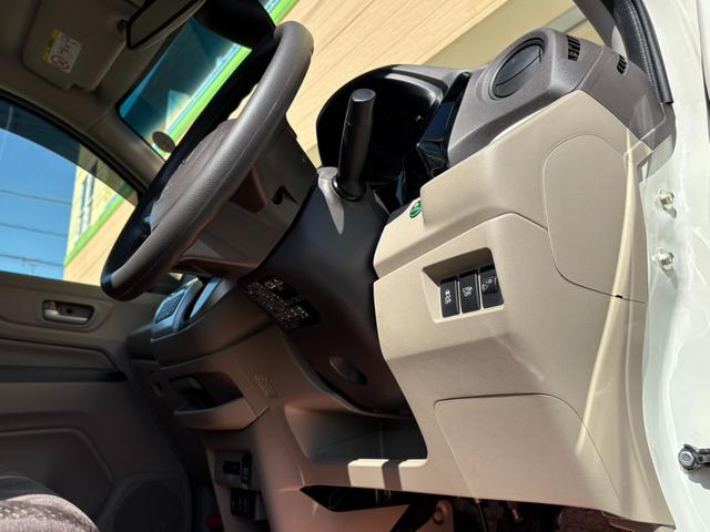 N-WGN G SSパッケージ 衝害軽減/ETC/ナビ・TV/オ‐トエアコン/バックカメラ/プッシュスタ‐ト/スマ‐トキ‐/電動格納ミラ‐/ISOFIX/ドアバイザ‐/タイミングチェ‐ン(25枚目)