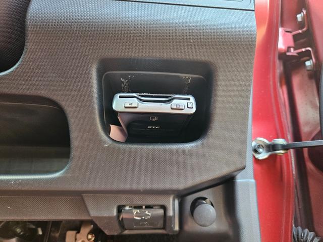 ステラ カスタムＲＳ　スマートアシスト　タ－ボ／衝突軽減ブレ‐キ／ＥＴＣ／ナビ・ＴＶ／Ｂｌｕｅｔｏｏｔｈ／オ‐トエアコン／プッシュスタ‐ト／スマ‐トキ‐／電動格納ミラ‐／タイミングチェ‐ン／ドアバイザ‐／ＩＳＯＦＩＸ（3枚目）