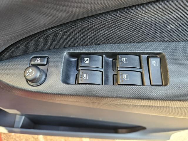 ステラ カスタムＲＳ　スマートアシスト　タ－ボ／衝突軽減ブレ‐キ／ＥＴＣ／ナビ・ＴＶ／Ｂｌｕｅｔｏｏｔｈ／オ‐トエアコン／プッシュスタ‐ト／スマ‐トキ‐／電動格納ミラ‐／タイミングチェ‐ン／ドアバイザ‐／ＩＳＯＦＩＸ（27枚目）