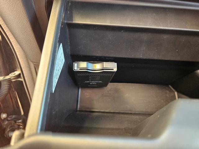 N-BOXカスタム G・Lパッケージ パワ-スライドドア/前後ドラレコ/ETC/ナビ・TV/Bluetooth/オ-トエアコン/プッシュスタ-ト/スマ-トキ-/電動格納ミラ-/アイドリングストップ/ドアバイザ-/Tチェ-ン/ISOFIX(3枚目)