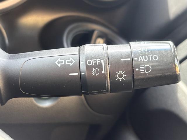 Ｎ－ＢＯＸカスタム Ｇ　両側スライド／オ－トライト／社外アルミホイ－ル／プッシュスタ－ト／スマ－トキ－／ＣＤ再生／ＡＵＸ入力／電動格納ミラ－／アイドリングストップ／ドアバイザ－／タイミングチェ－ン／ＩＳＯＦＩＸ（3枚目）