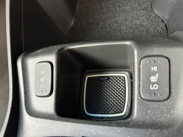 フィットハイブリッド ＸＨセレクション　ファインスタイル　ナビＢカメラＥＴＣ　走行距離８０，８１６キロ（19枚目）