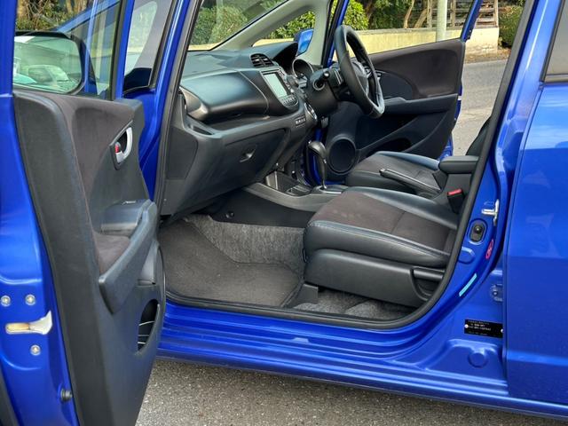 フィットハイブリッド ＸＨセレクション　ファインスタイル　ナビＢカメラＥＴＣ　走行距離８０，８１６キロ（32枚目）