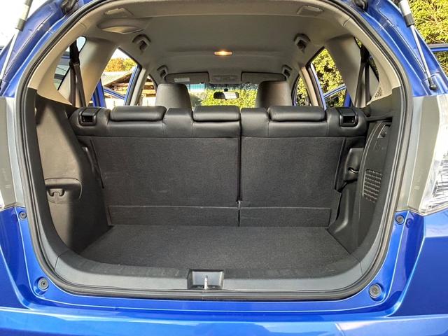 フィットハイブリッド ＸＨセレクション　ファインスタイル　ナビＢカメラＥＴＣ　走行距離８０，８１６キロ（33枚目）