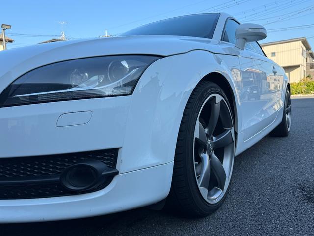 TTクーペ 2.0TFSI 本革シート/19インチAW/電動格納式リアスポイラー/バイキセノンヘッドライト(10枚目)