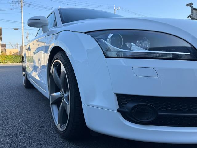TTクーペ 2.0TFSI 本革シート/19インチAW/電動格納式リアスポイラー/バイキセノンヘッドライト(11枚目)