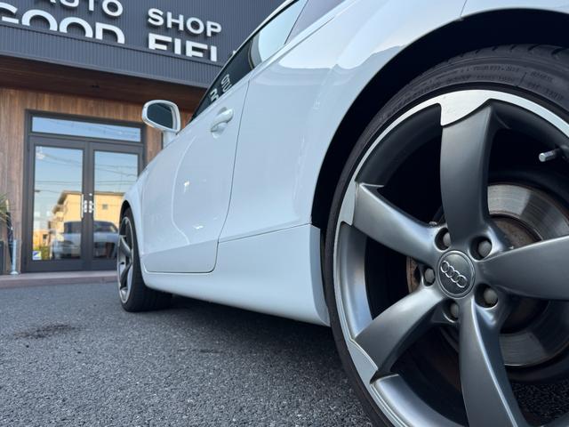 TTクーペ 2.0TFSI 本革シート/19インチAW/電動格納式リアスポイラー/バイキセノンヘッドライト(17枚目)