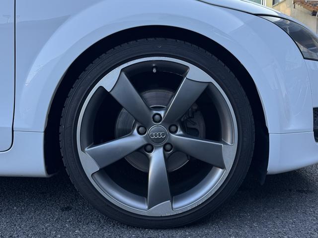 TTクーペ 2.0TFSI 本革シート/19インチAW/電動格納式リアスポイラー/バイキセノンヘッドライト(19枚目)