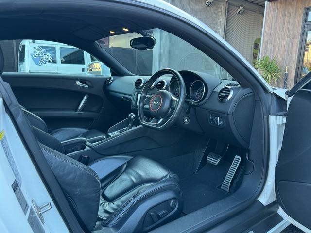 TTクーペ 2.0TFSI 本革シート/19インチAW/電動格納式リアスポイラー/バイキセノンヘッドライト(28枚目)