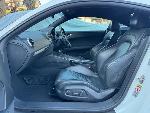 TTクーペ 2.0TFSI 本革シート/19インチAW/電動格納式リアスポイラー/バイキセノンヘッドライト(33枚目)