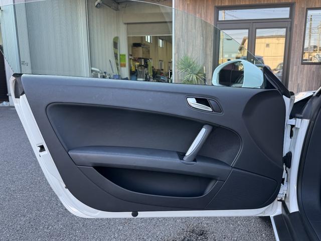 TTクーペ 2.0TFSI 本革シート/19インチAW/電動格納式リアスポイラー/バイキセノンヘッドライト(42枚目)