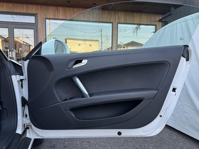 TTクーペ 2.0TFSI 本革シート/19インチAW/電動格納式リアスポイラー/バイキセノンヘッドライト(43枚目)